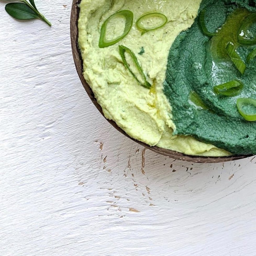 Edamame & Spirulina Hummus