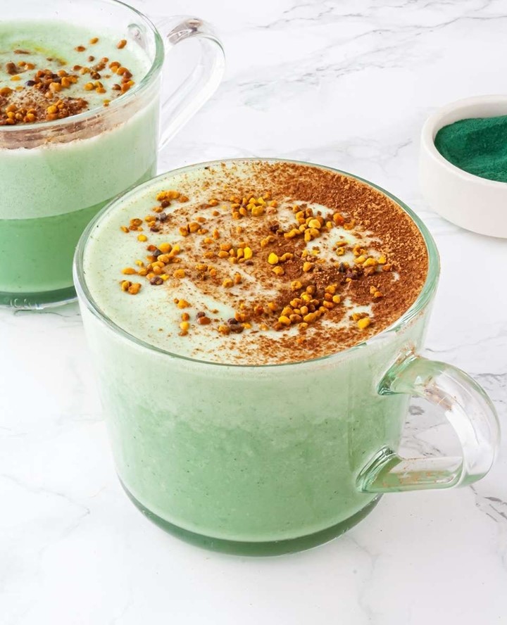 Spirulina Latte with Almond Milk