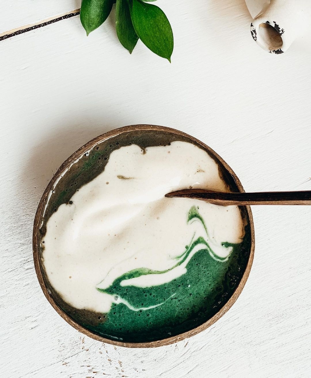 Banana Spirulina Cacao Smoothie Bowl