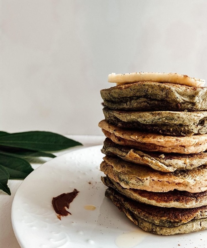 Spirulina Banana Oats Pancakes