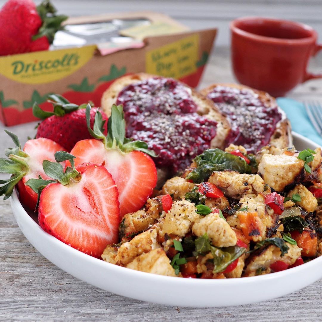 Cheesy Vegan Scrambled Tofu with Sourdough