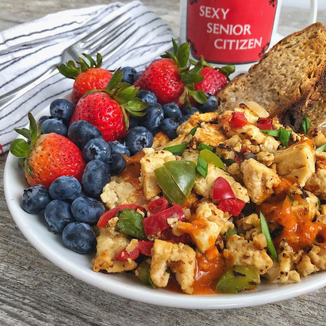 Scrambled Tofu with Spices and Vegetables