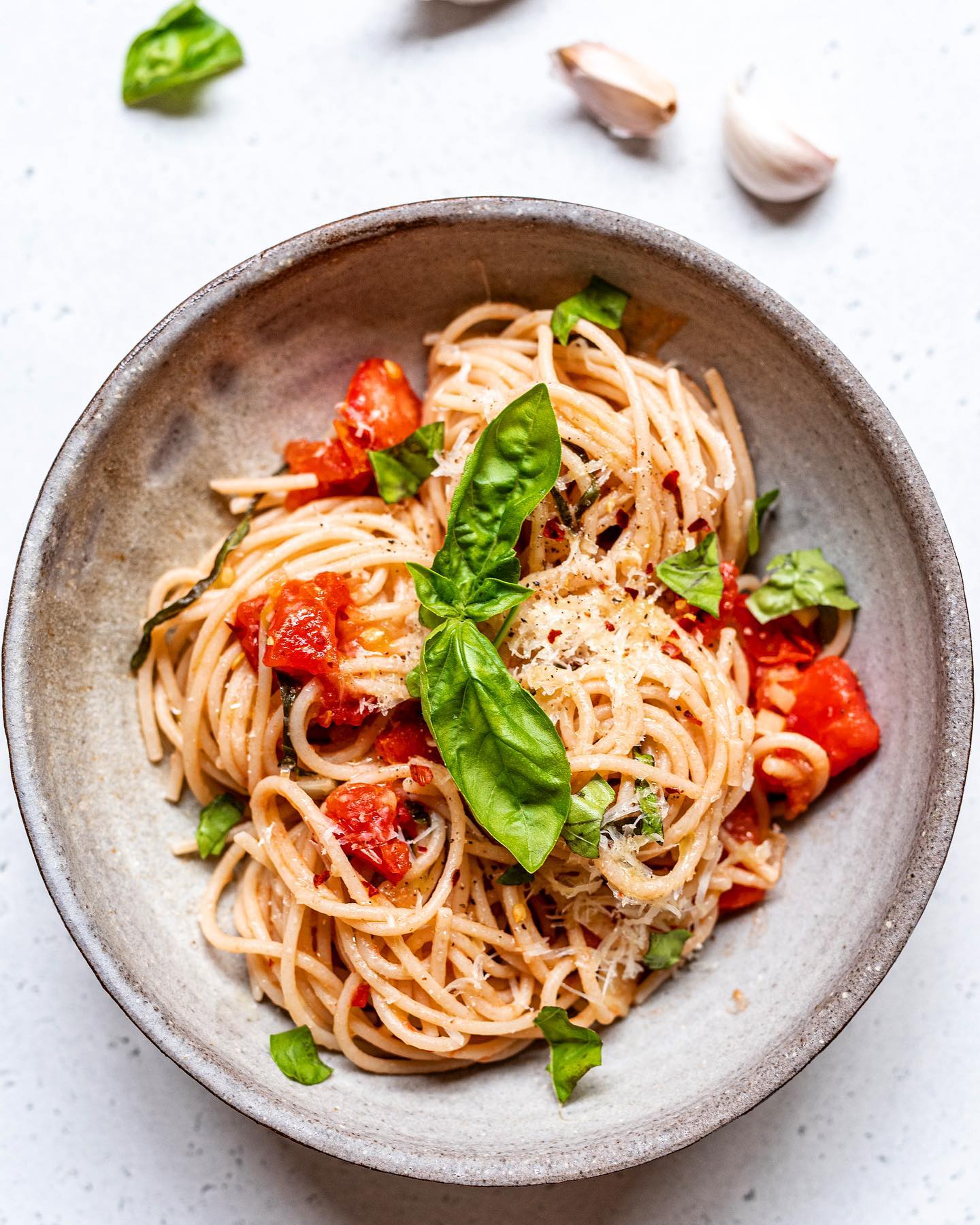 Simple Vegan Pasta with Tomato and Basil