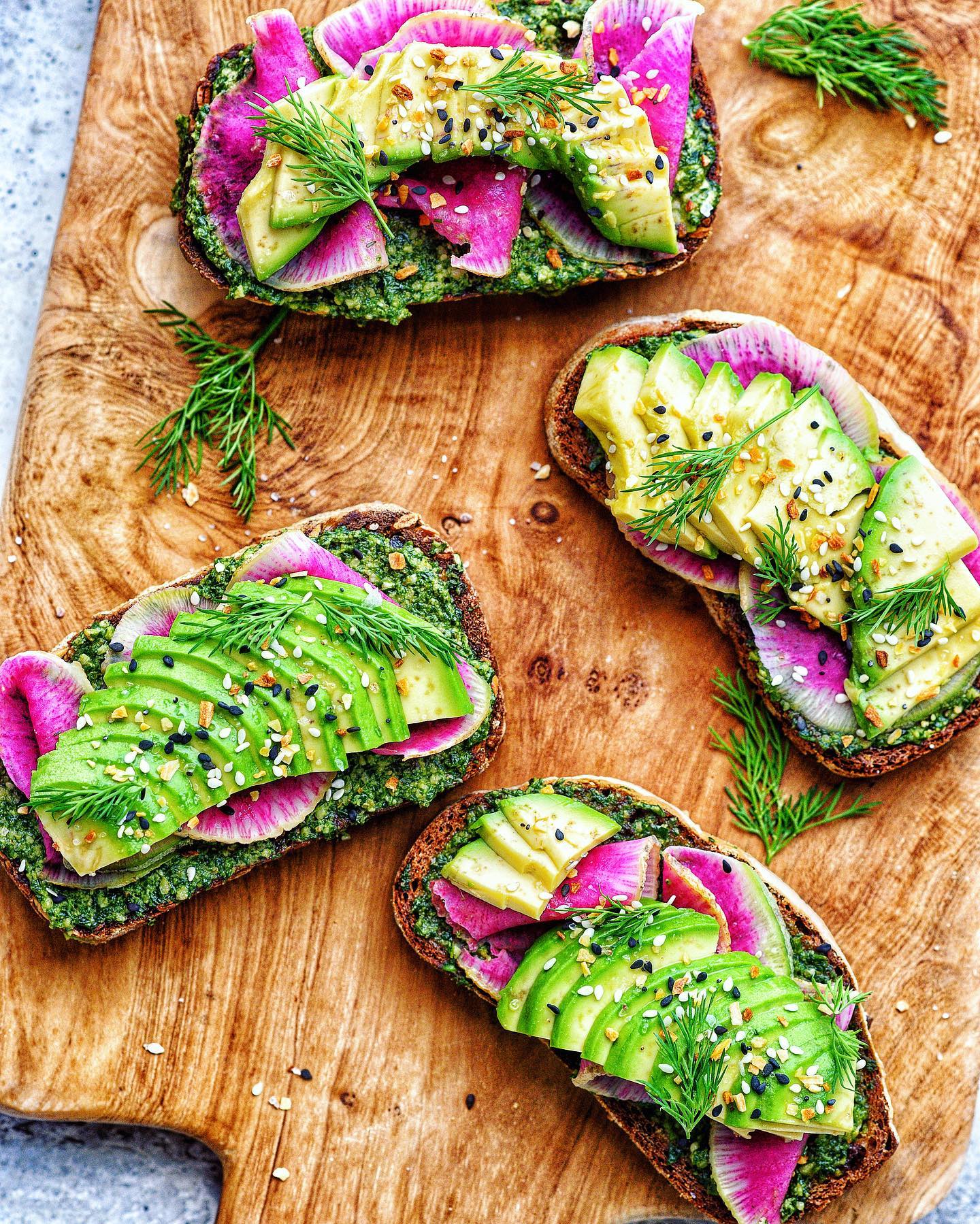 Vegan Dill Pesto with Walnuts and Spinach