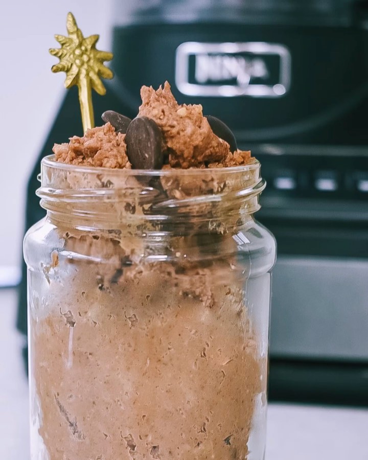Easy and Healthy Vegan Chocolate Chip Cookie Dough