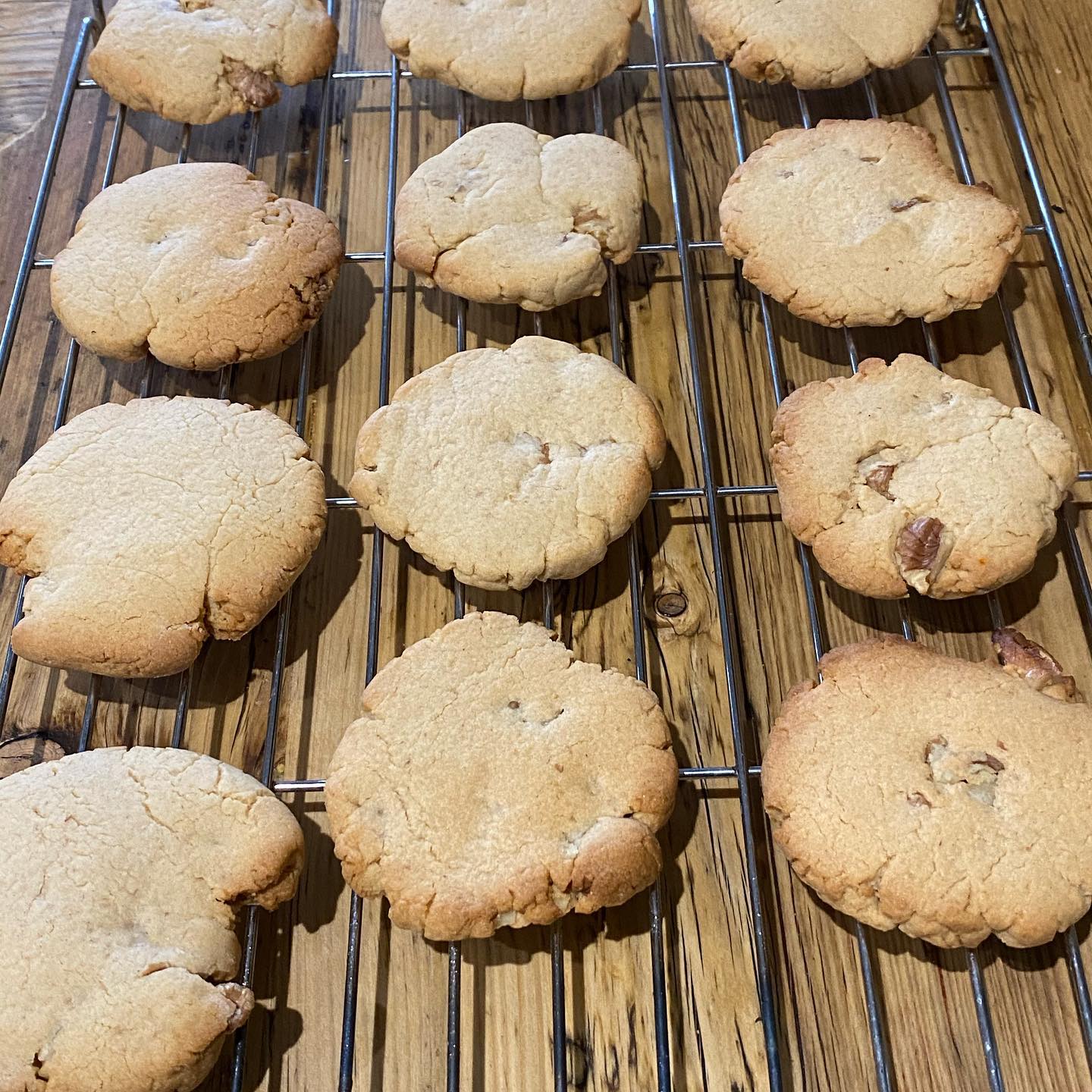 Easy Homemade Peanut Butter Cookies with Nuts