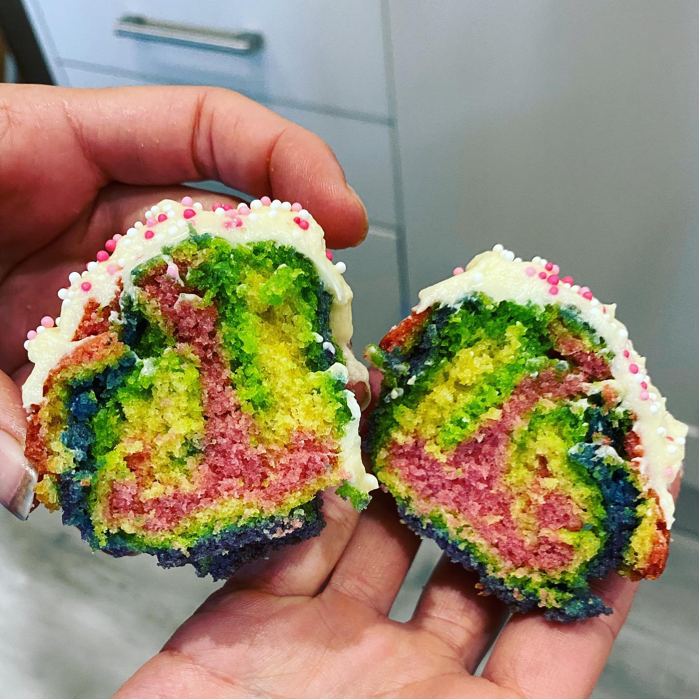 Vibrant Rainbow Cupcakes for Birthdays