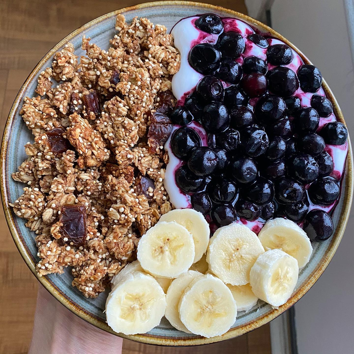 Cinnamon Quinoa Oat Snack Bars