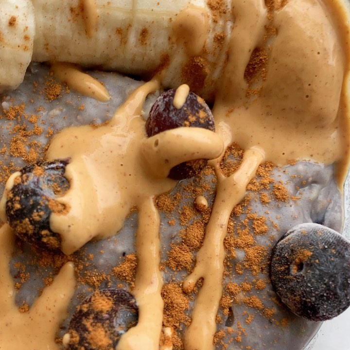 Blueberry Cinnamon Oat Porridge
