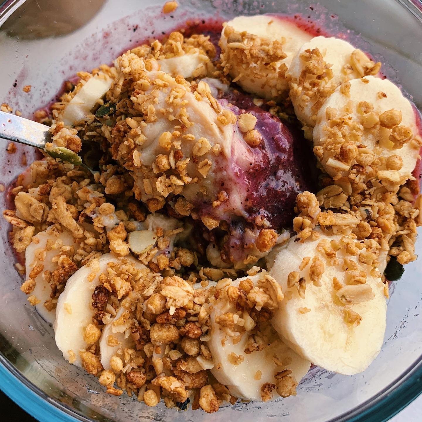 Berry Smoothie Parfait with Yogurt and Granola
