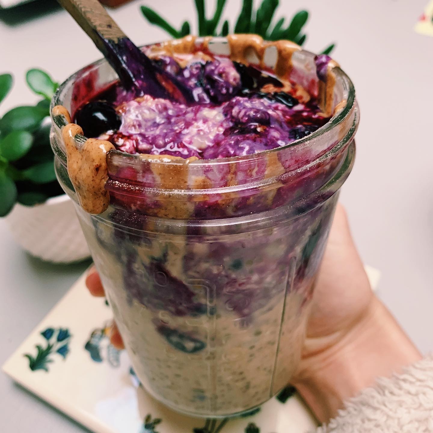 Delicious Blueberry Cheesecake Overnight Oats