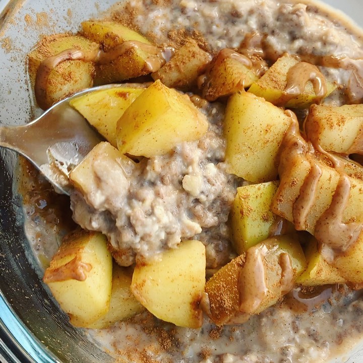 Cinnamon Apple Pie Oats Delight