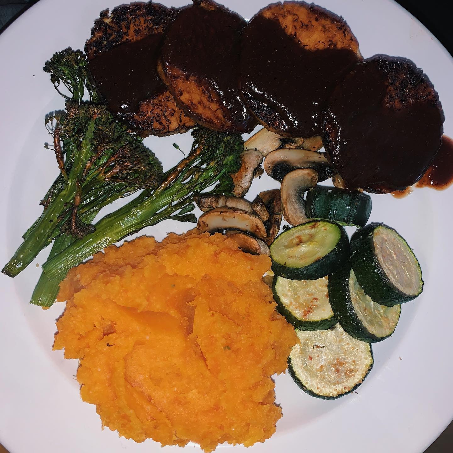 Bbq Tempeh with Roasted Vegetables and Sweet Potato Mash