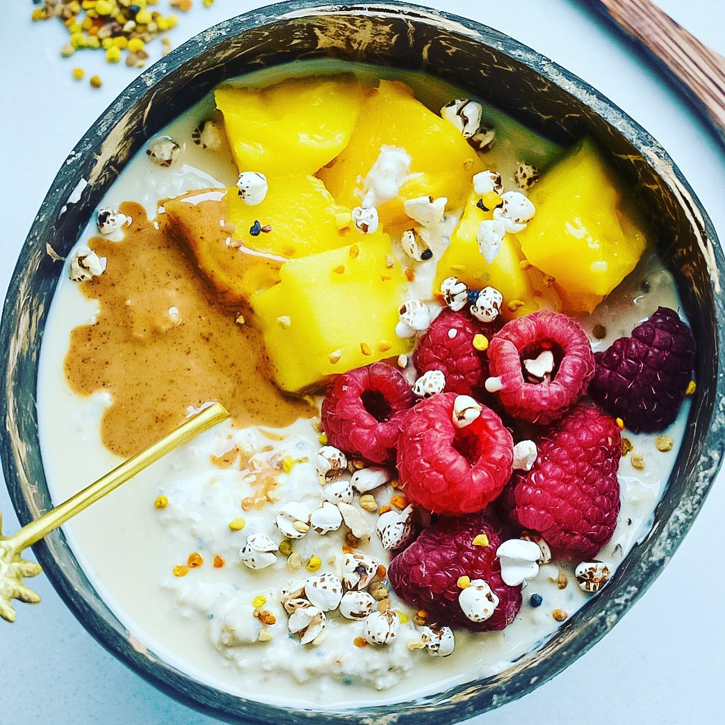 Fruity Vanilla Overnight Oat Bowl