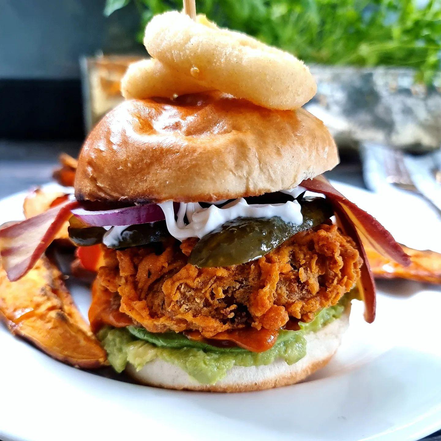 Spicy No-Chicken and Bacon Burger