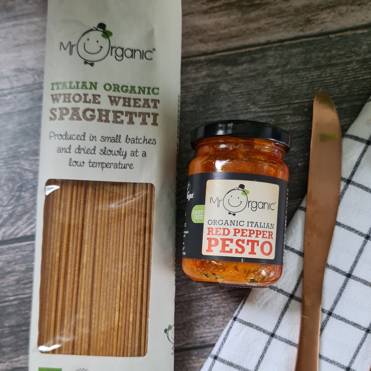 Red Pepper Pesto Spaghetti with Tempeh