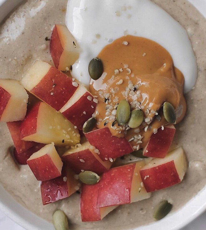 Apple Pie Smoothie Bowl