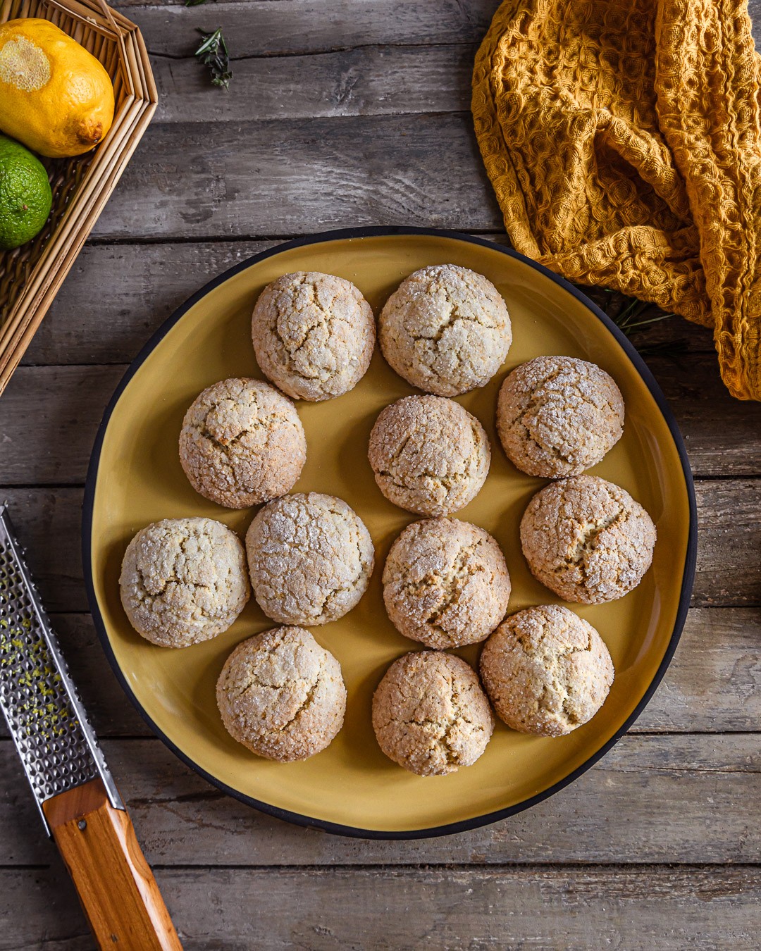 Italian-Style Tender Lemon Biscuits