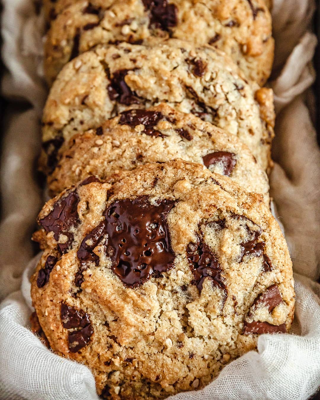 Easy Vegan Chocolate Tahini Cookies