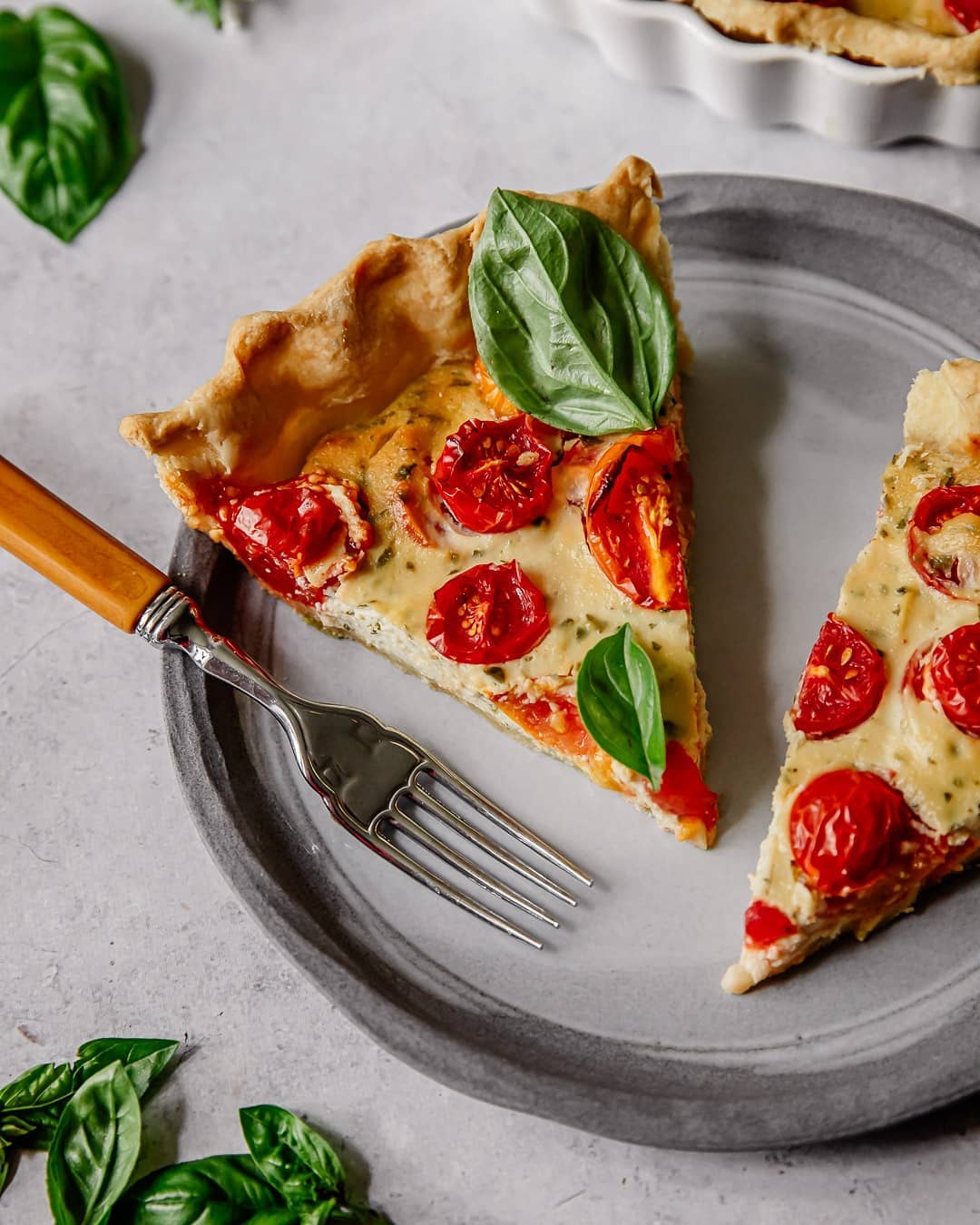 Simple Vegan Tomato Quiche