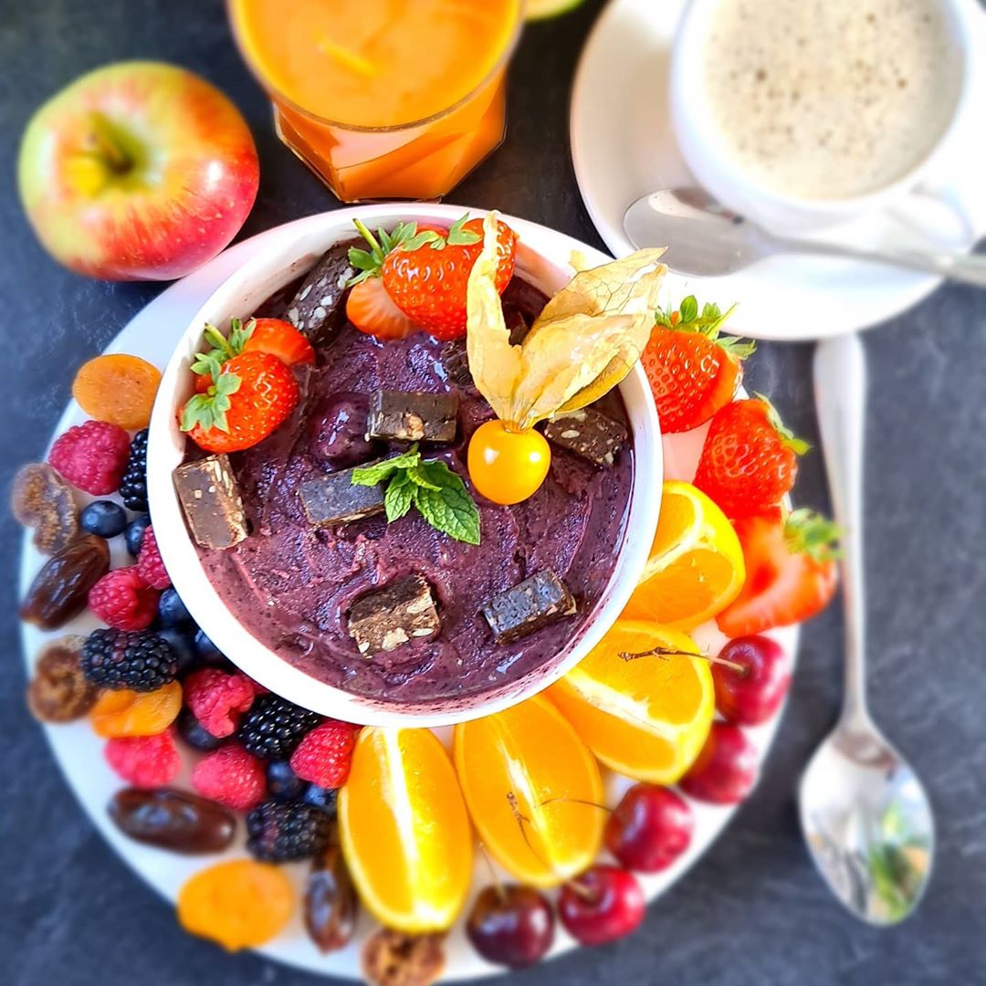 Acai and Blueberry Smoothie Bowl with Omega 3 Chunks