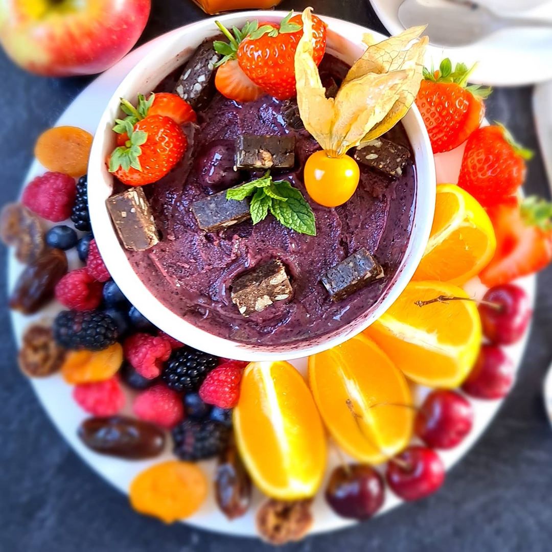 Acai and Blueberry Smoothie Bowl with Omega 3 Chunks