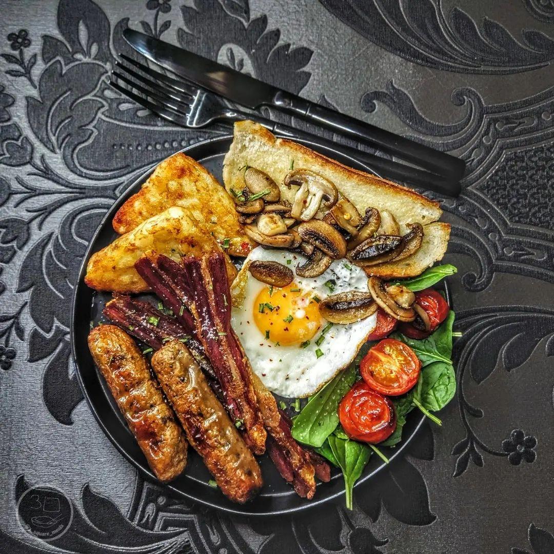 Vegetarian Brunch with Hash Browns and Sausages