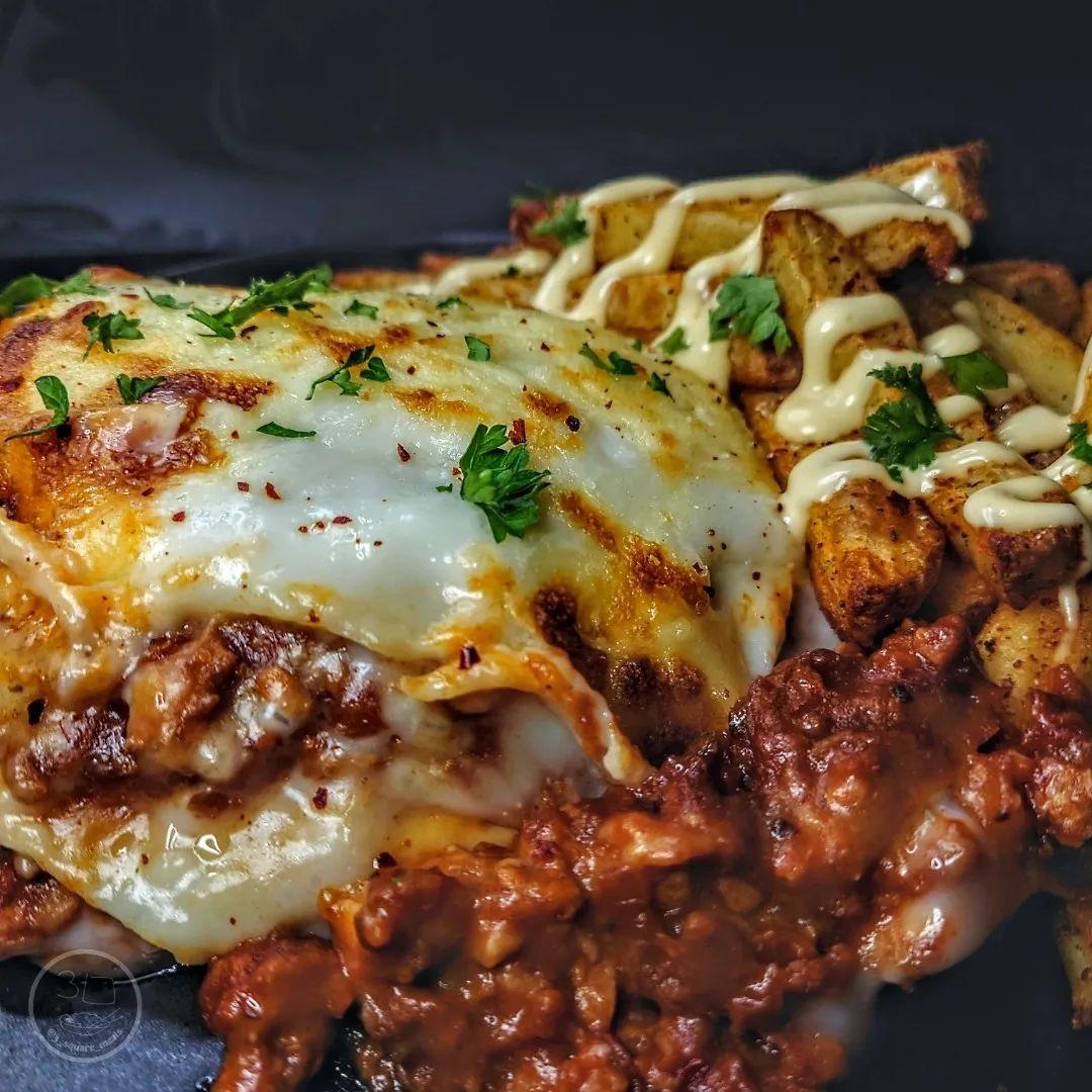 Vegetarian Lasagne with Chips