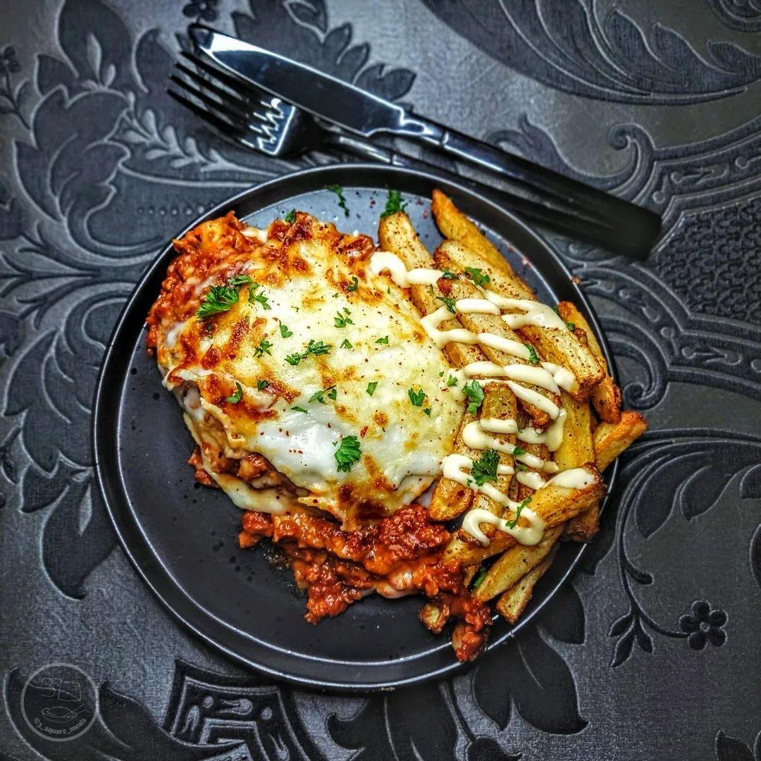 Vegetarian Lasagne with Chips