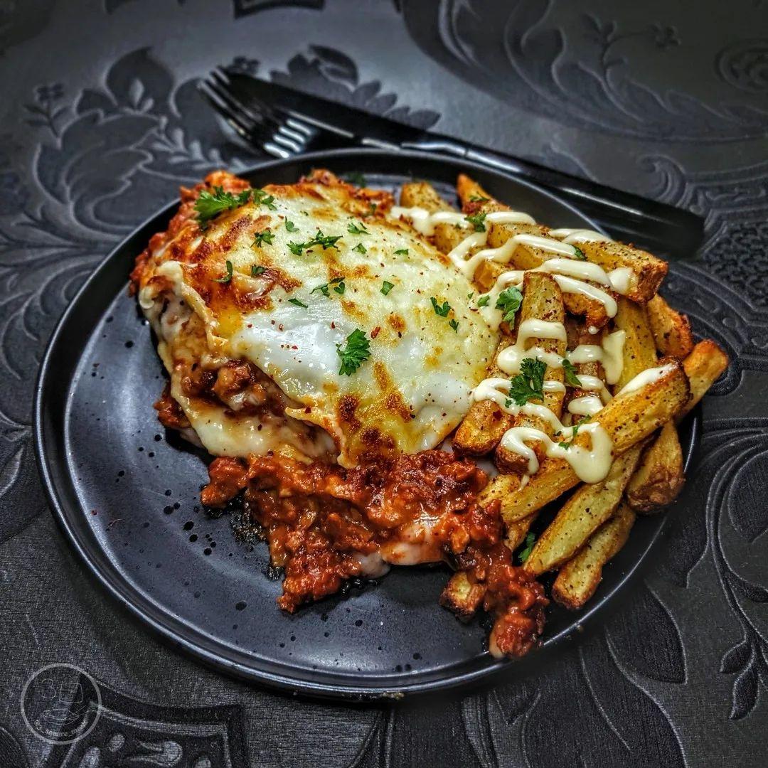Vegetarian Lasagne with Chips
