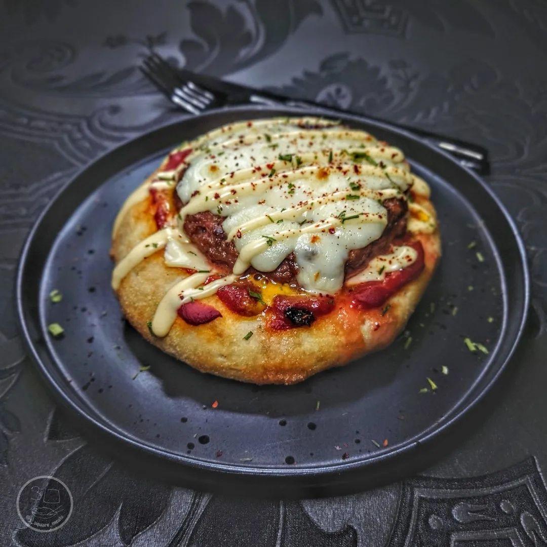 Cheeseburger Pizza on Garlic Bread