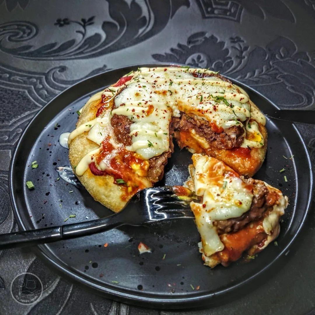 Cheeseburger Pizza on Garlic Bread