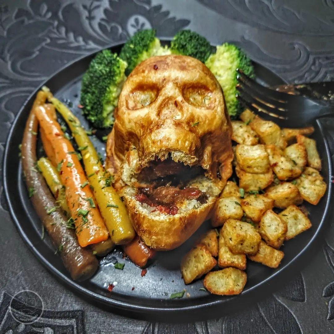 Halloween Skull Pasty with Veggie Sides