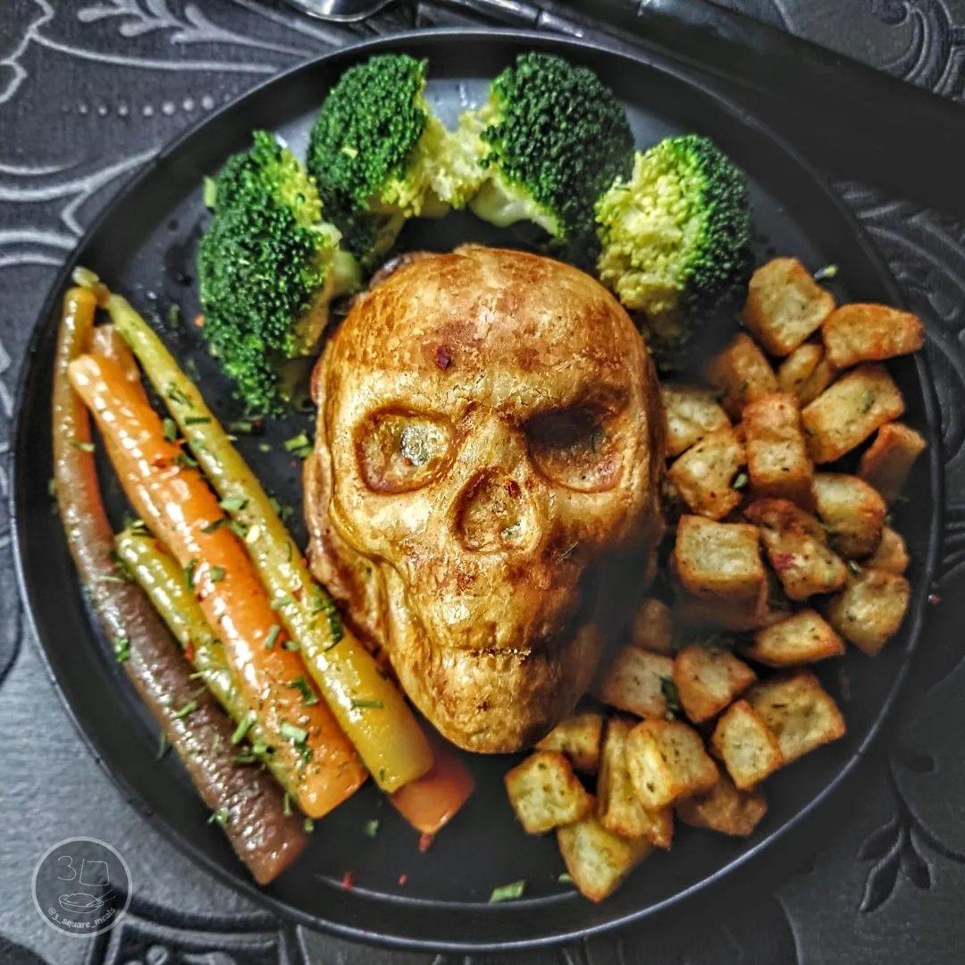 Halloween Skull Pasty with Veggie Sides