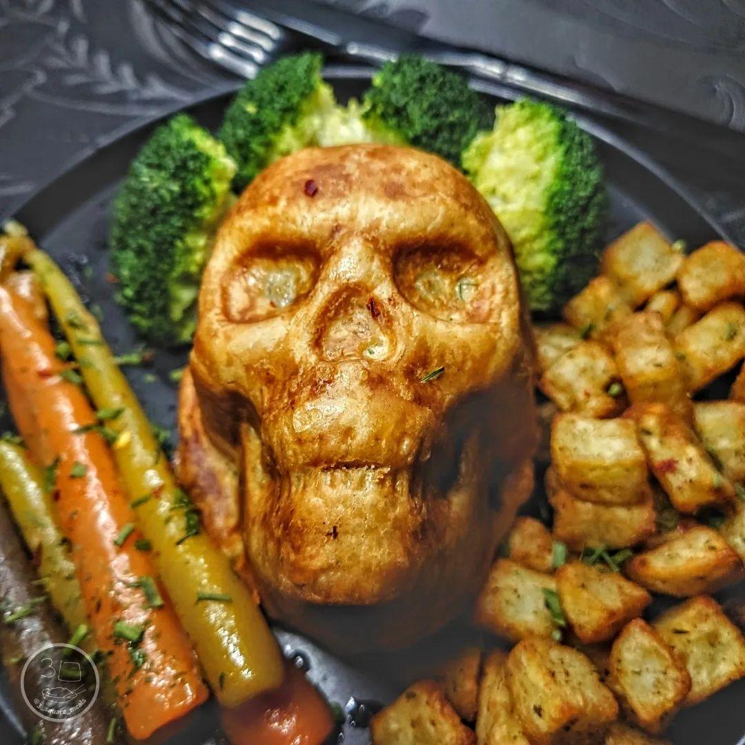 Halloween Skull Pasty with Veggie Sides