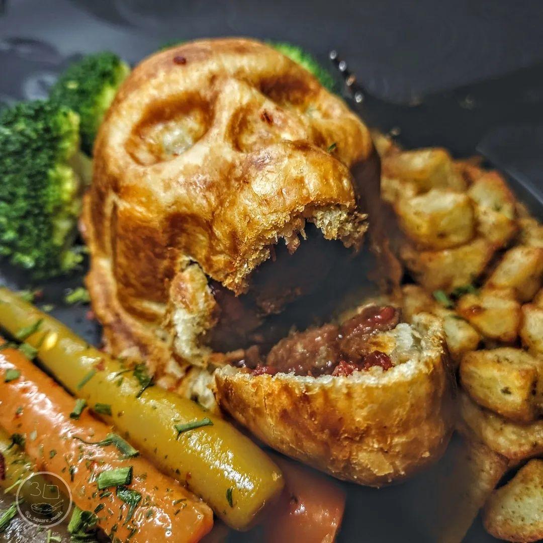 Halloween Skull Pasty with Veggie Sides