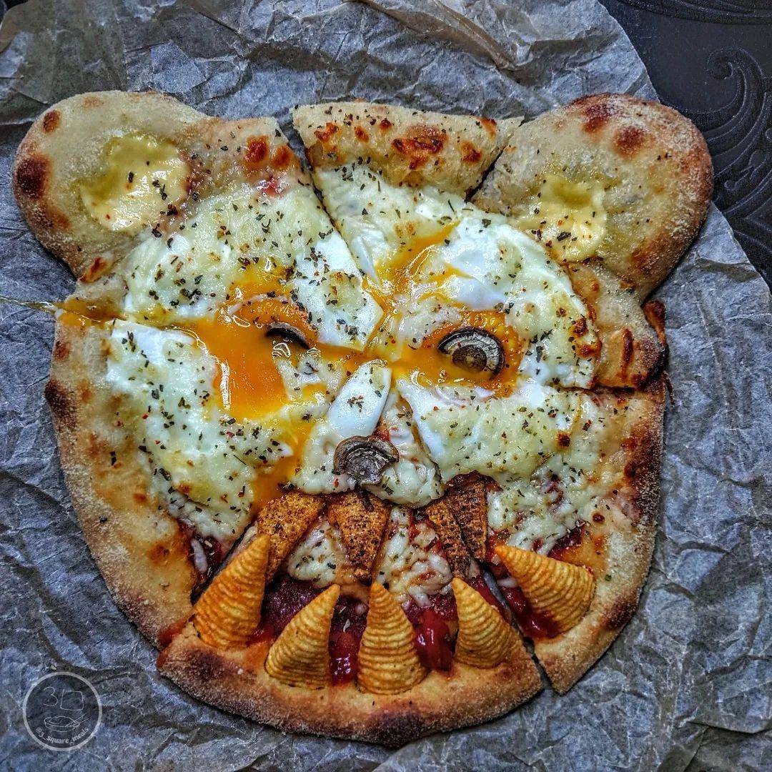 Halloween Zombie Bear Pizza