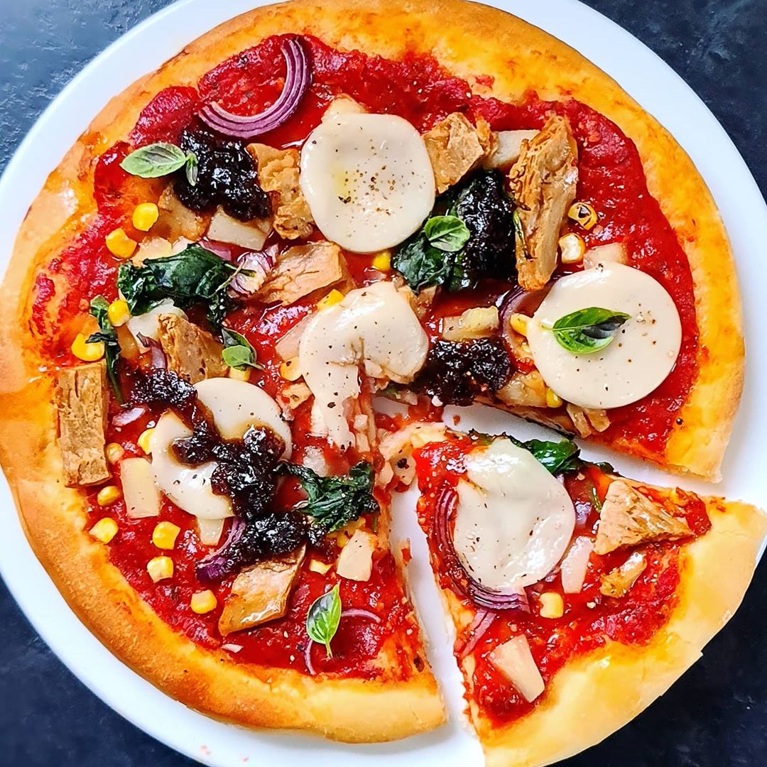 Chicken Spinach and Caramelised Red Onion Pizza