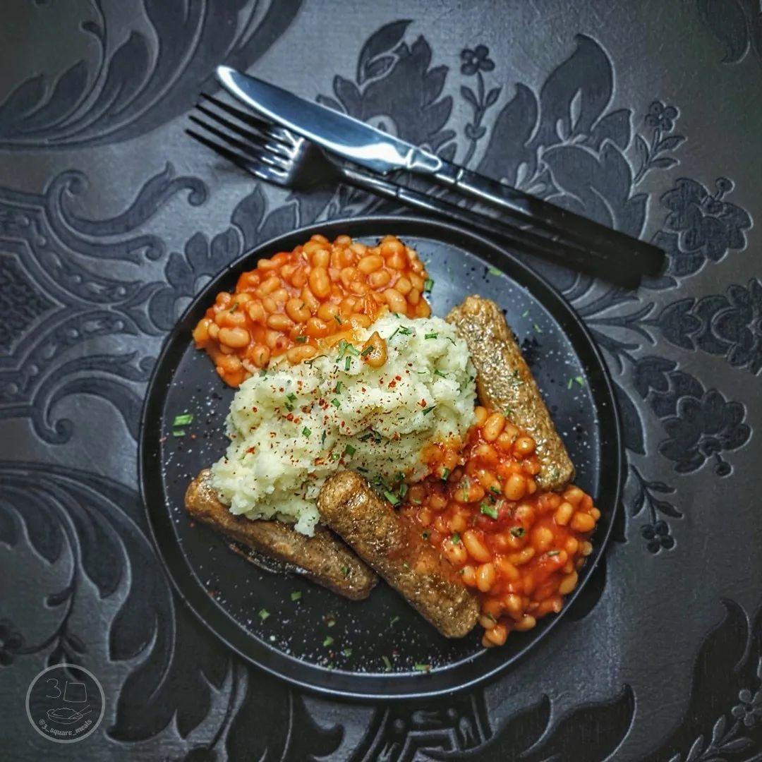 Classic Sausage and Mash with Beans