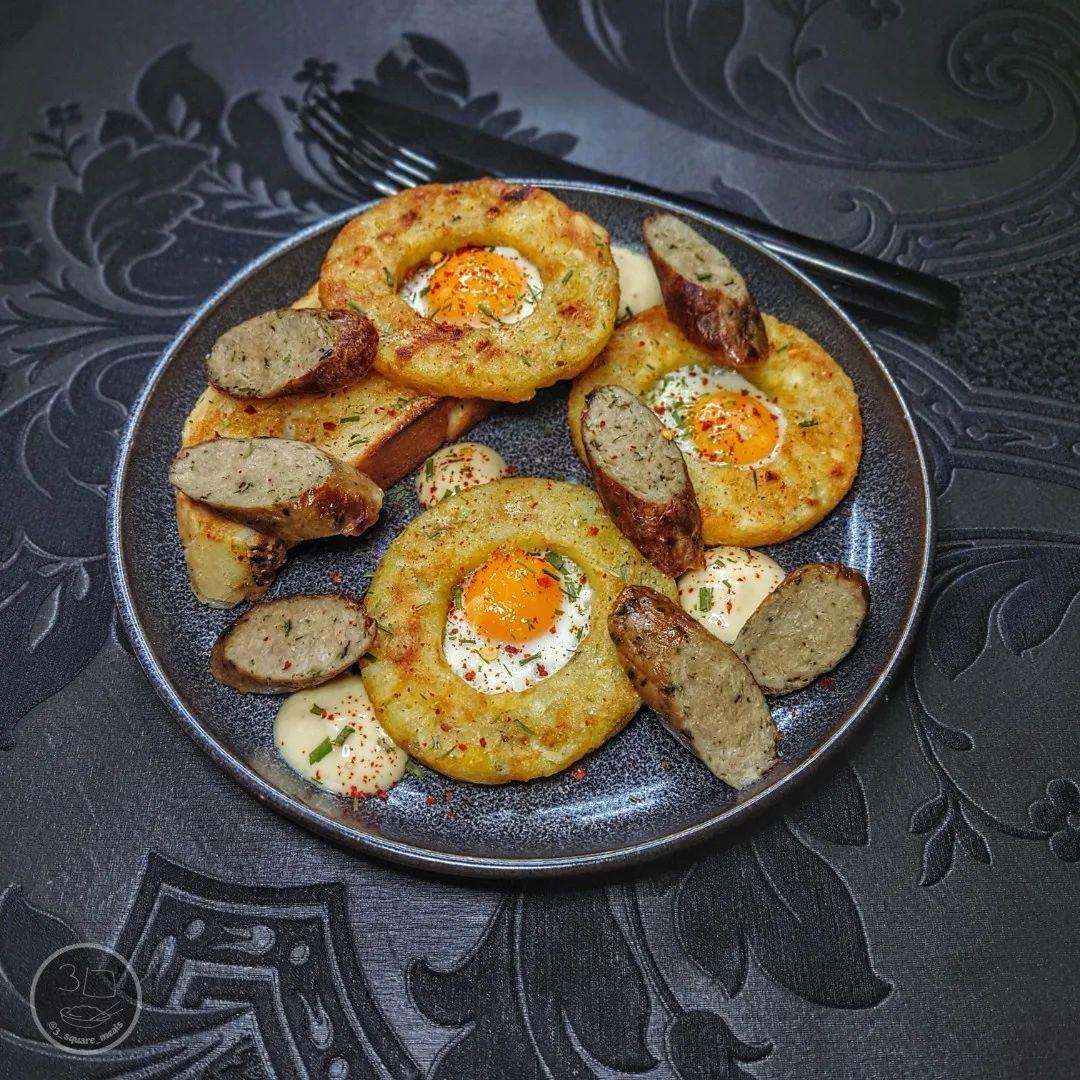 Stuffed Onion Ring Hash Brown Breakfast