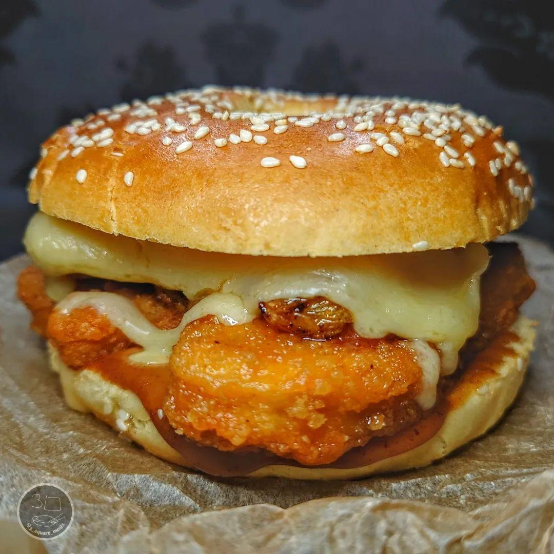 Vegetarian Jerk Bagel Sandwich