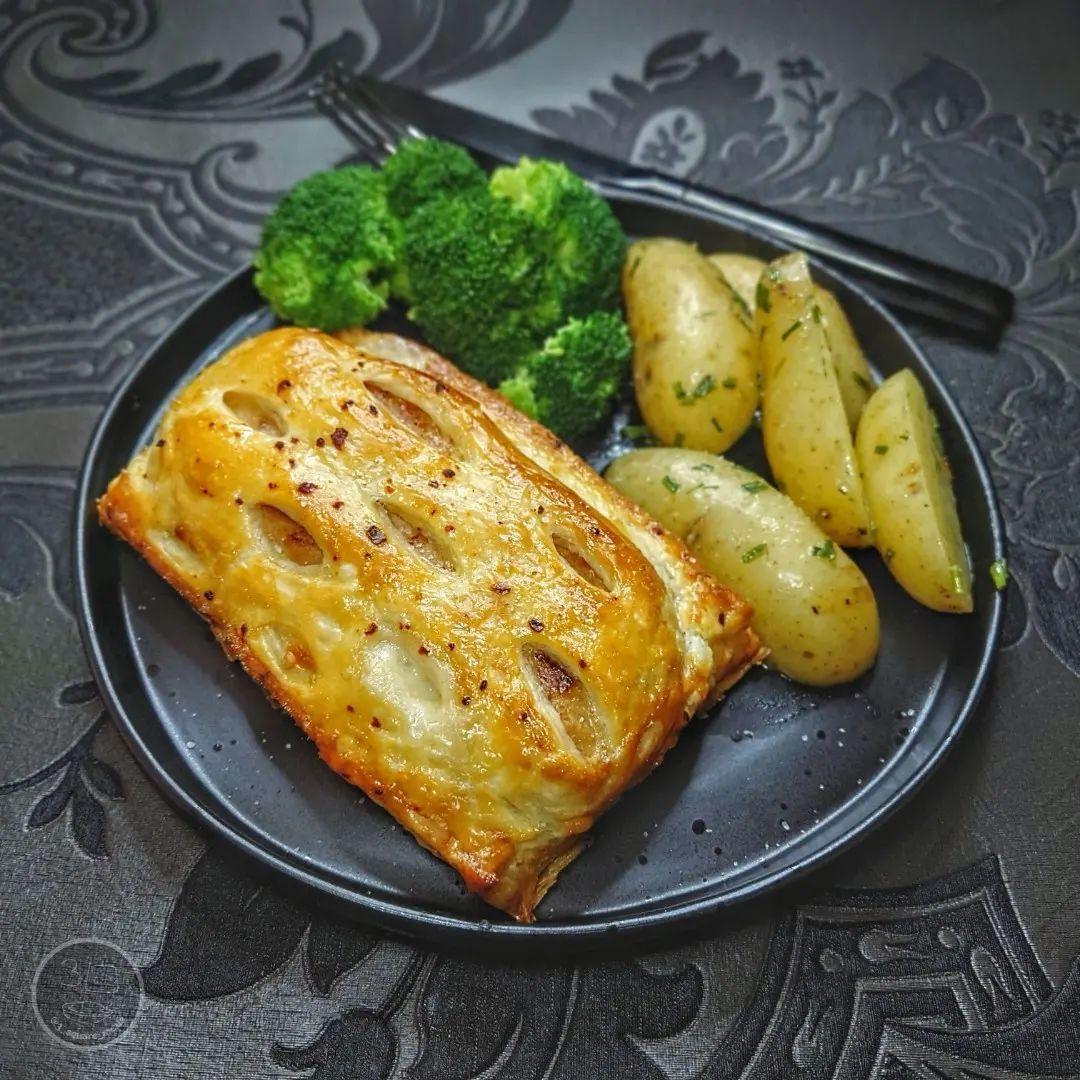 Plant-Based Salmon En Croute with Sides