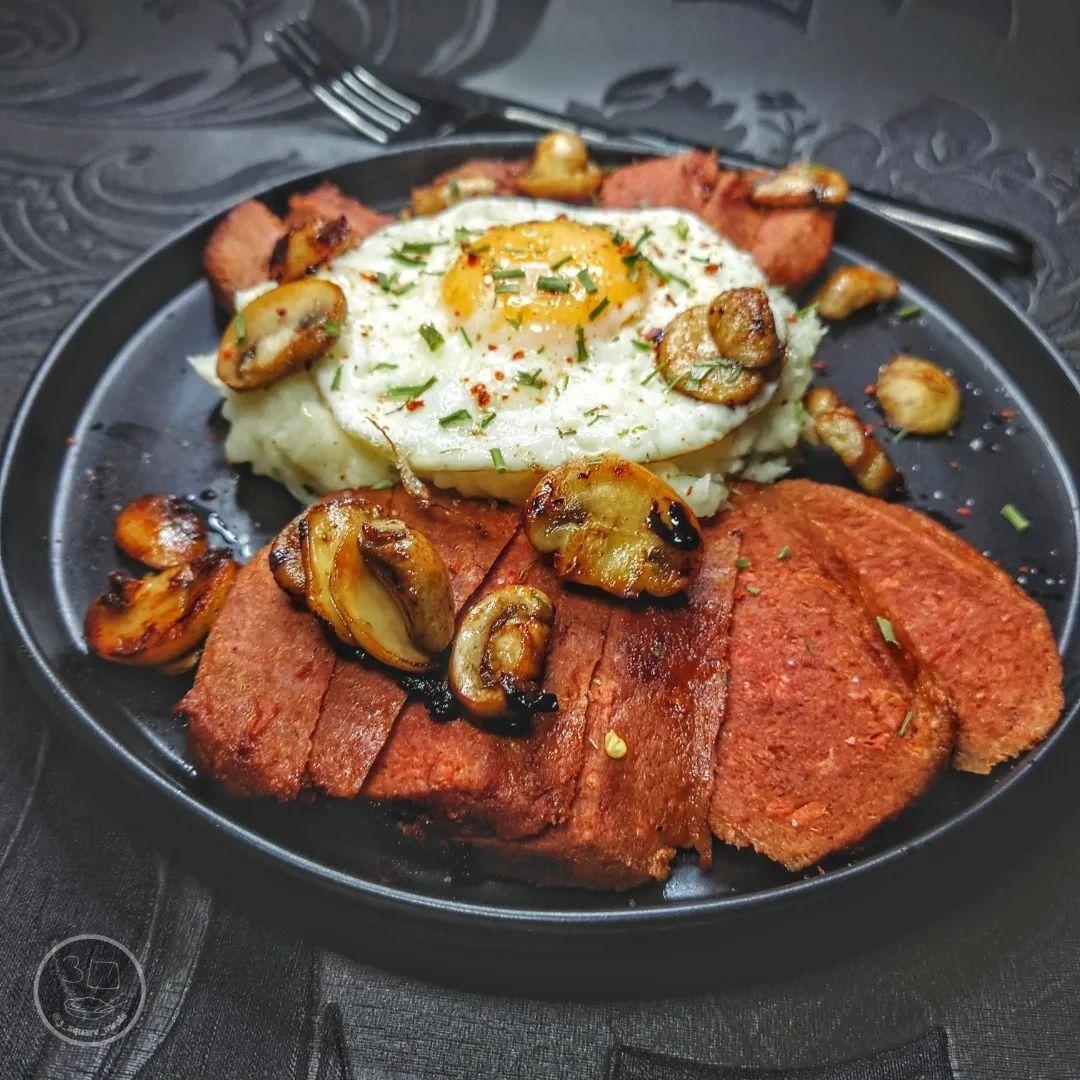 Pan-Fried Veggie Steaks with Egg and Mash