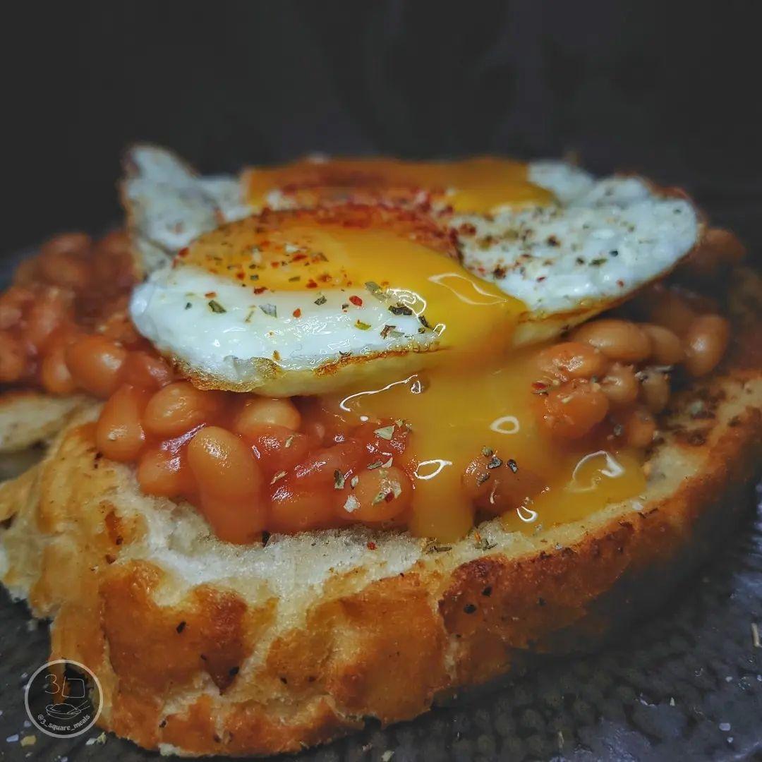 Garlic Fried Bread with Eggs and Beans