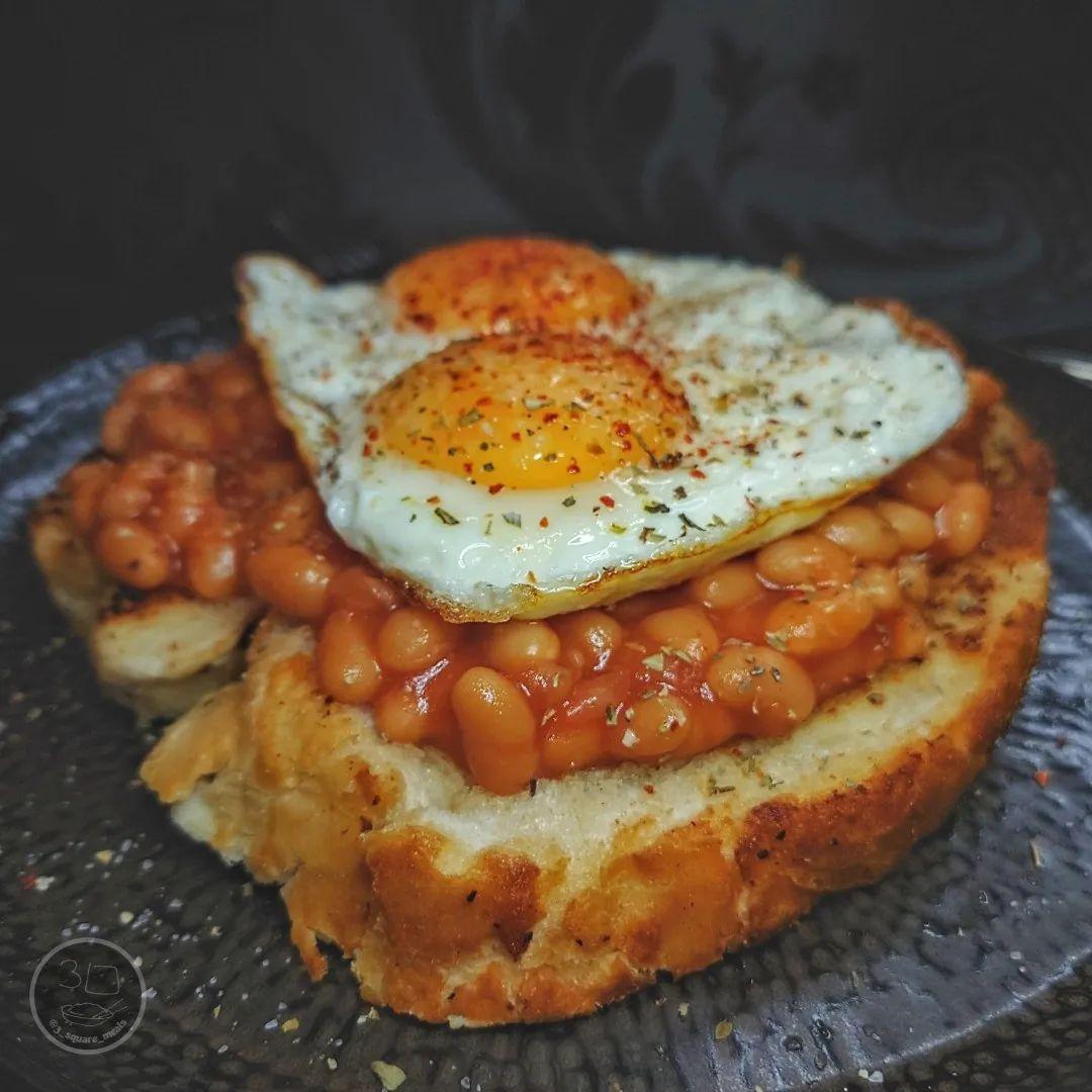 Garlic Fried Bread with Eggs and Beans
