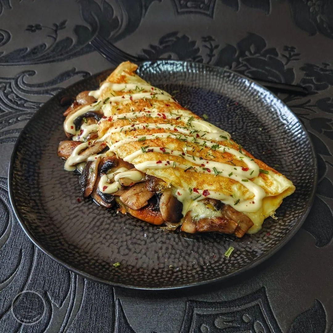Mushroom and Smoked Cheese Omelette