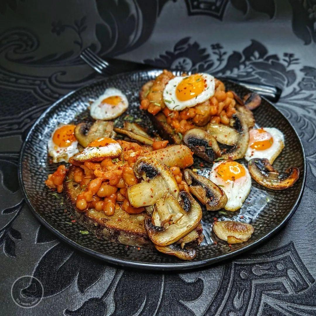 Vegetarian Breakfast with Fried Sourdough and Eggs