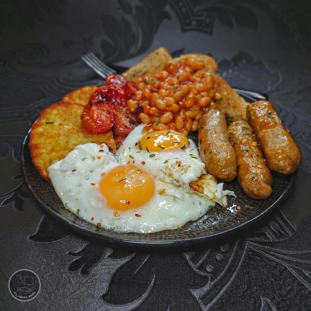 Veggie Breakfast with Beans and Eggs