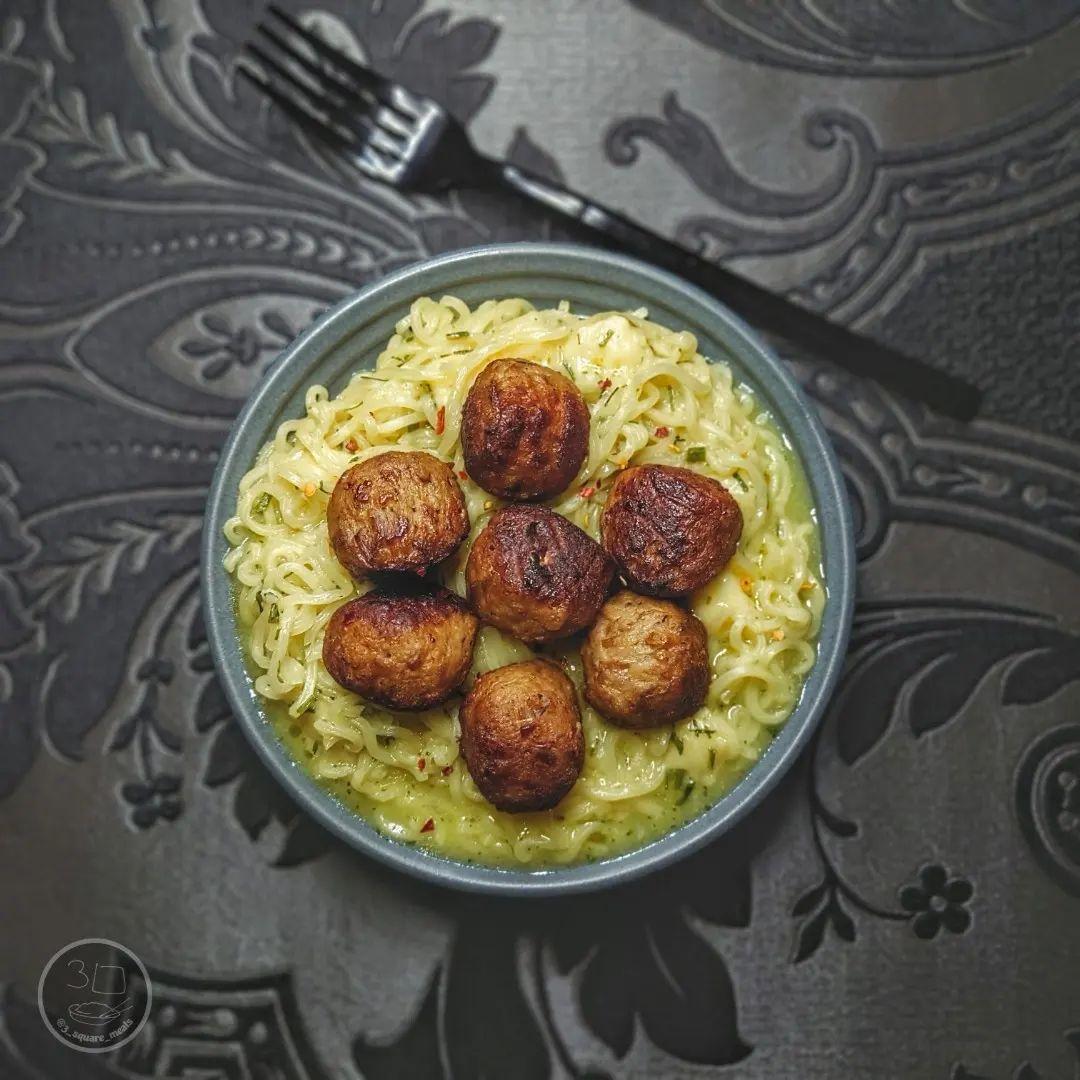 Vegetarian Noodles with Seasoned Plant Balls