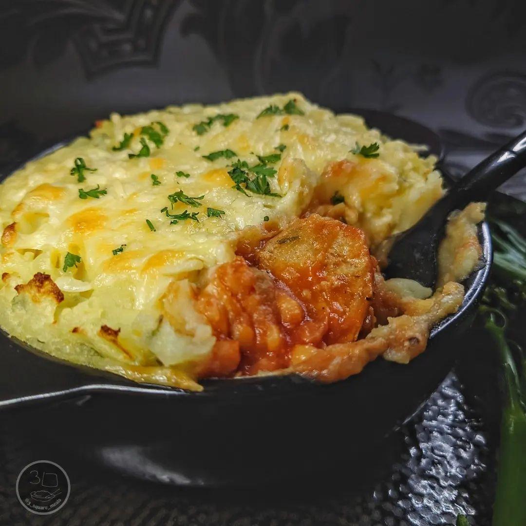 Cheesy Sausage and Bean Mash Pie